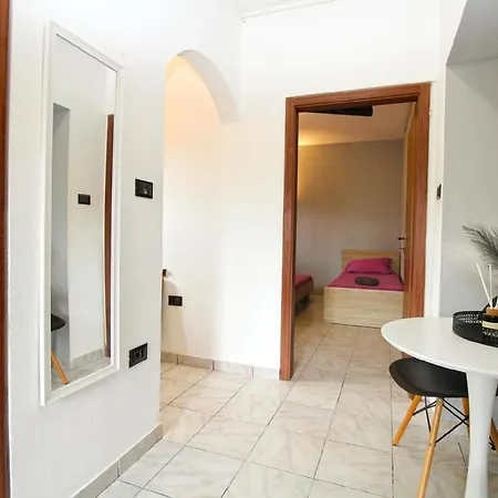 Ferienwohnung Fuer 3 Personen Ca 35 Qm In Pula, Istrien Istrische Riviera - B62496 Pula
