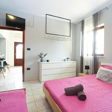 Ferienwohnung Fuer 3 Personen Ca 35 Qm In Pula, Istrien Istrische Riviera - B62496 Apartment