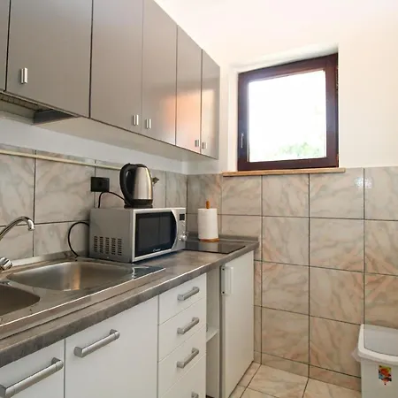 Apartment Ferienwohnung Fuer 3 Personen Ca 35 Qm In Pula, Istrien Istrische Riviera - B62496