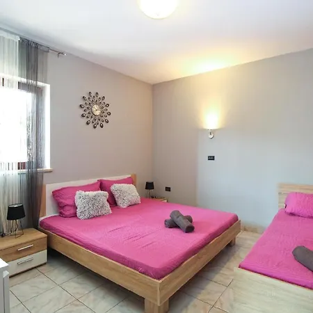 Ferienwohnung Fuer 3 Personen Ca 35 Qm In Pula, Istrien Istrische Riviera - B62496 Apartment *