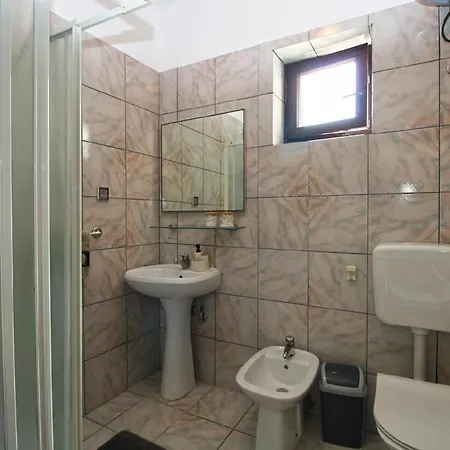 Apartment Ferienwohnung Fuer 3 Personen Ca 35 Qm In Pula, Istrien Istrische Riviera - B62496 *